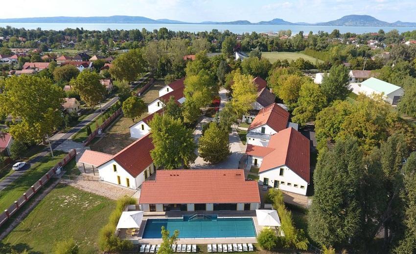 Hubertus Hof Landhotel Balatonfenyves Zewnętrze zdjęcie